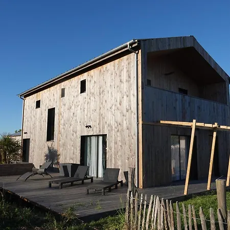 Maison Bois, Les Conches 10 Pers Holiday home *