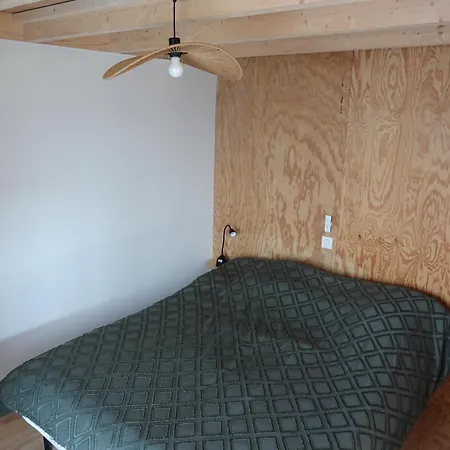 Maison Bois, Les Conches 10 Pers Holiday home